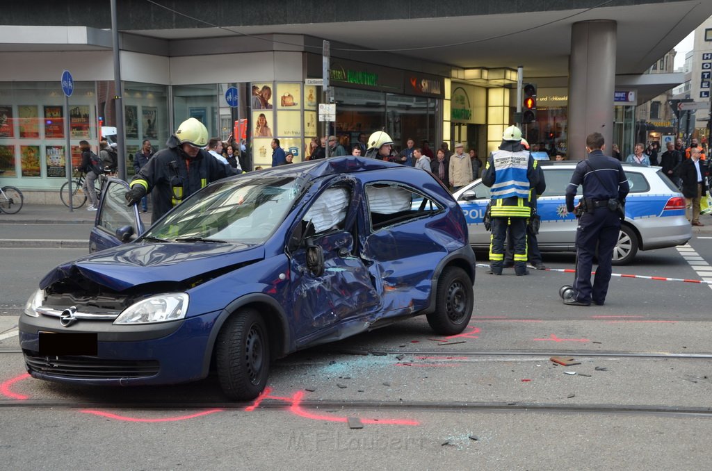 VU PKW Strab Koeln Mitte Pipinenstr Hohestr P063.JPG - Miklos Laubert